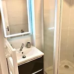 Les Pieds Dans L'eau Apartment