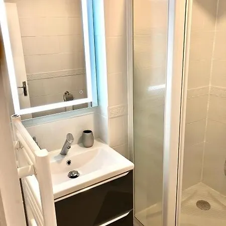 Les Pieds Dans L'eau Apartment