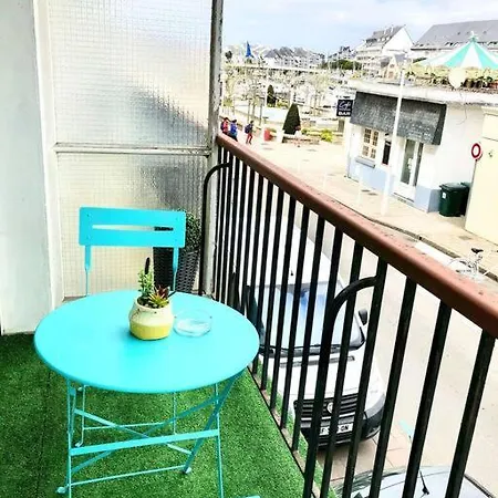 Les Pieds Dans L'eau