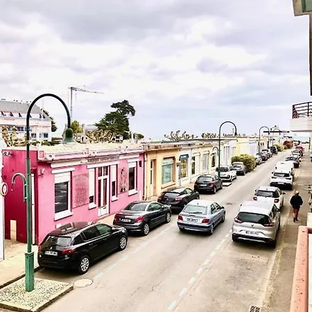 Les Pieds Dans L'eau Apartment