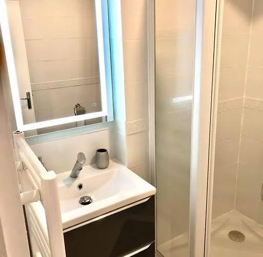 Les Pieds Dans L'eau *